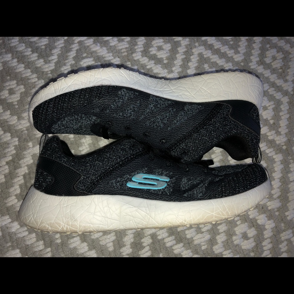 FREE SHIPPING 🚚Women’s sketchers